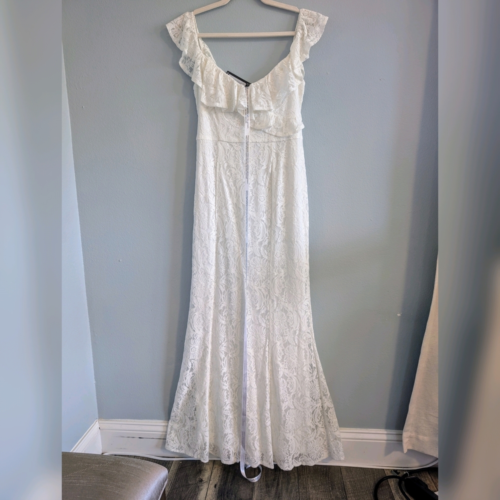 Elegant White Lace Maxi Dress